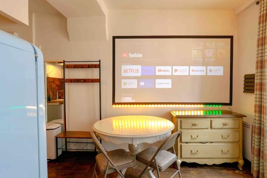 Studio With Home Cinema@Paris Chatelet 외부 사진